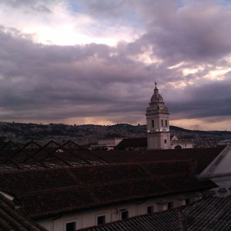 Hostal Yumbo Imperial Quito Dış mekan fotoğraf
