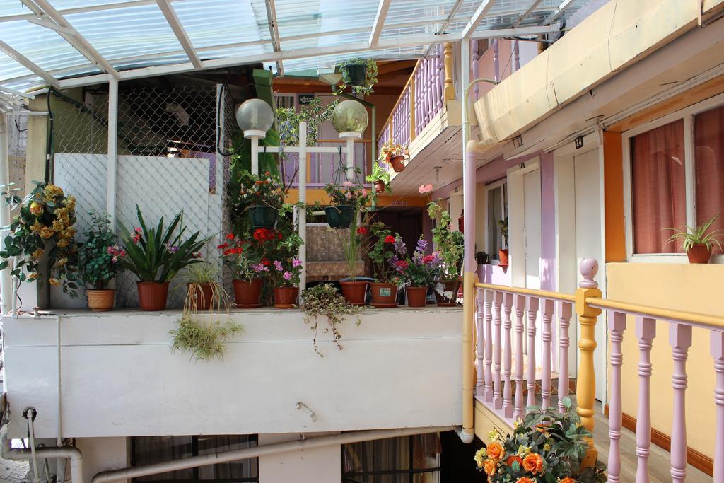 Hostal Yumbo Imperial Quito Dış mekan fotoğraf