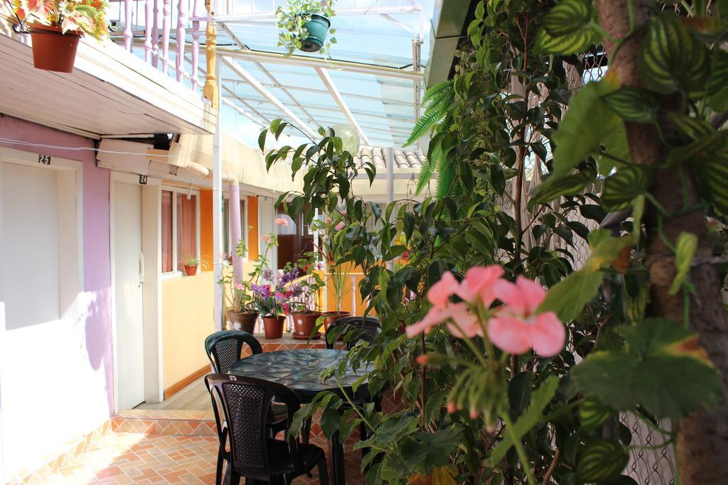 Hostal Yumbo Imperial Quito Dış mekan fotoğraf