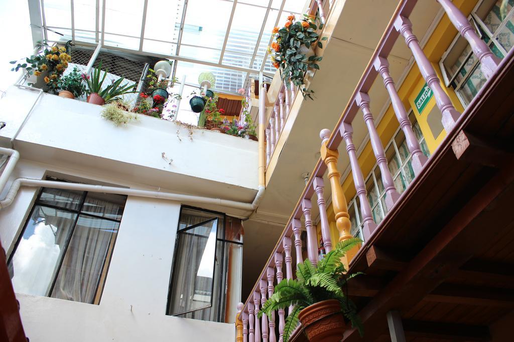 Hostal Yumbo Imperial Quito Dış mekan fotoğraf